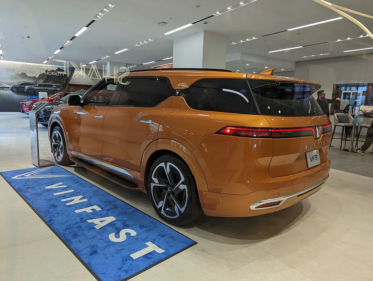 VinFast VF 9