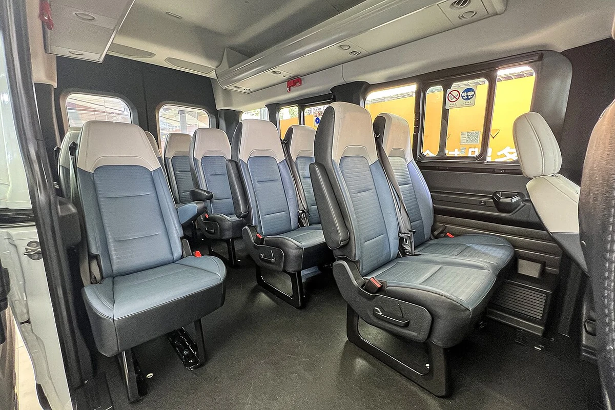 nội thất Ford Transit