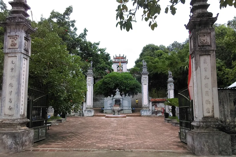 Cổng đền Cuông ở Diễn Châu, Nghệ An