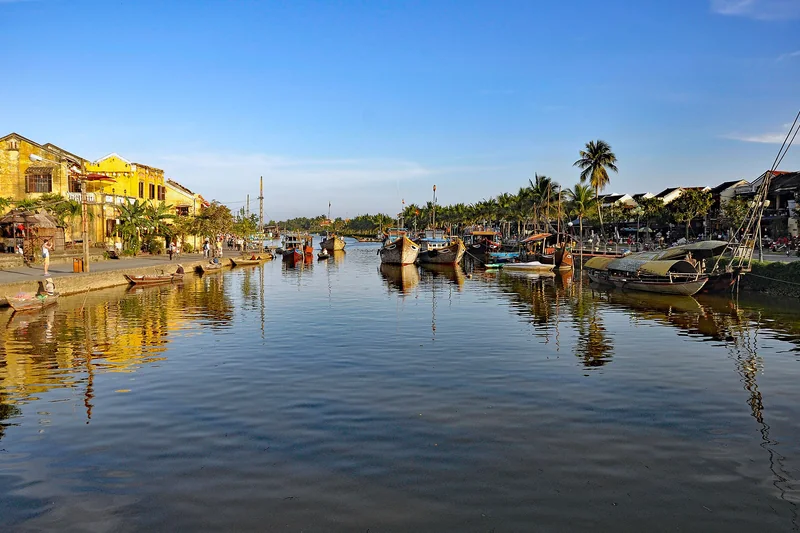 Những ngôi nhà phố cổ bên sông Thu Bồn ở Hội An