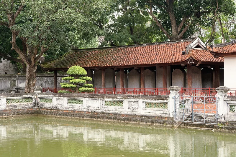 Văn Miếu Hà Nội, ảnh tư liệu điểm đến học tập, không phải địa chỉ lớp học đang bán chuyến.