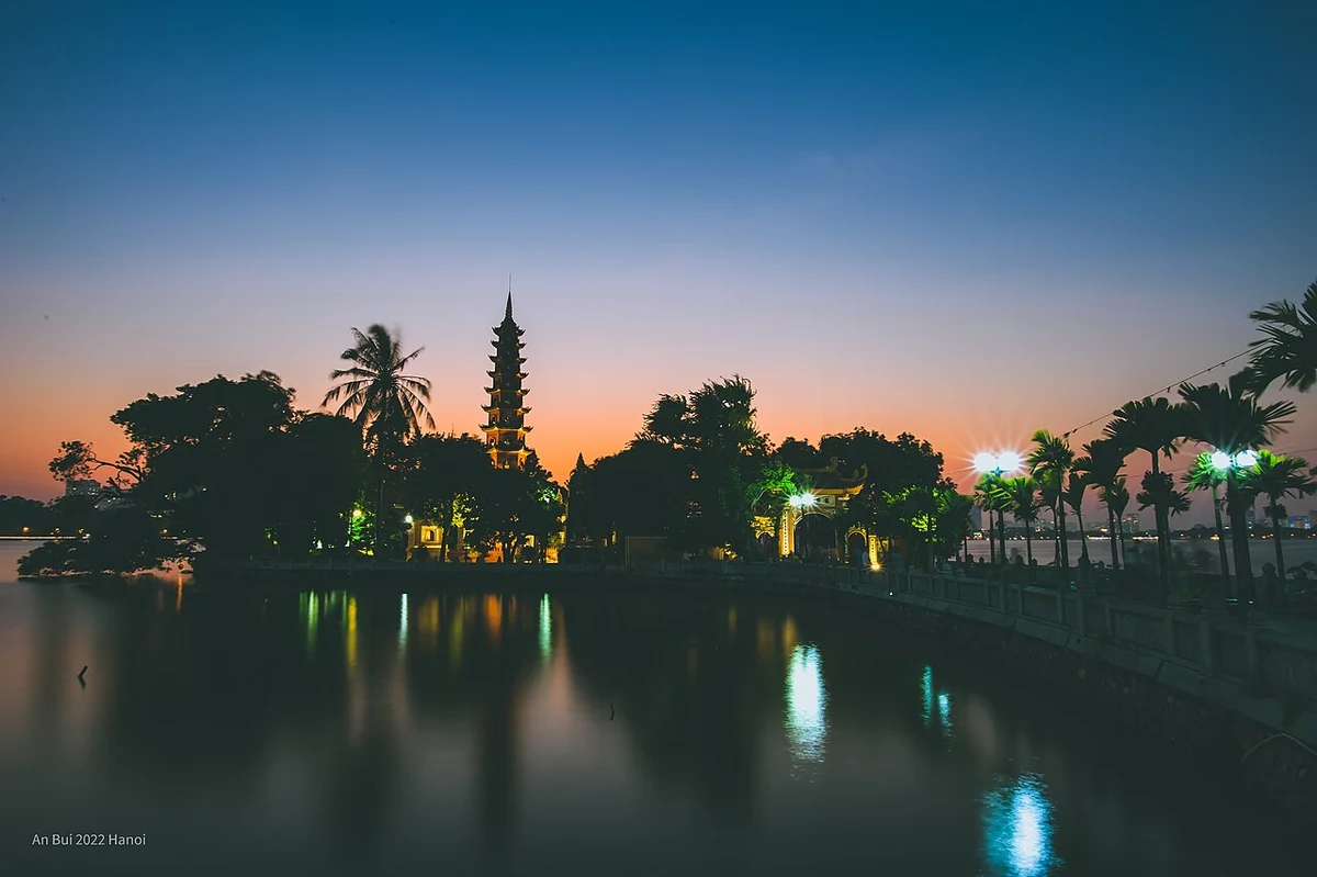 Hoàng hôn Hà Nội, ảnh đầu đến, không mạo nhận ảnh Đại Lải hoặc cơ sở tổ chức hội họp.