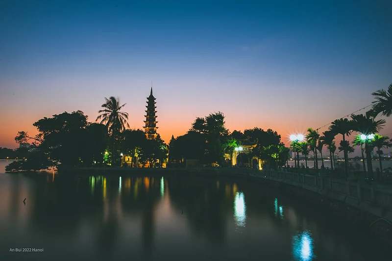 Hoàng hôn Hà Nội, ảnh đầu đến, không mạo nhận ảnh Đại Lải hoặc cơ sở tổ chức hội họp.
