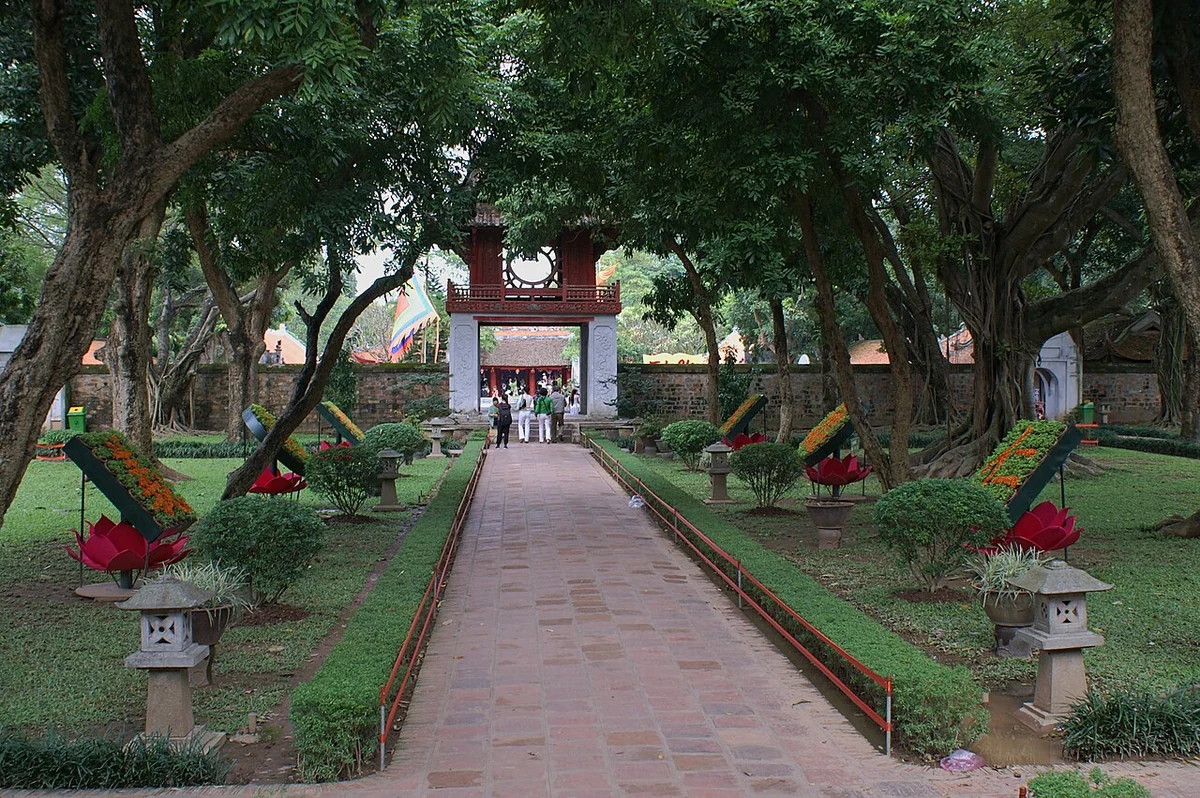 Văn Miếu Hà Nội, ảnh tư liệu điểm đến học tập, không phải cơ sở khóa học Xuân Hòa.