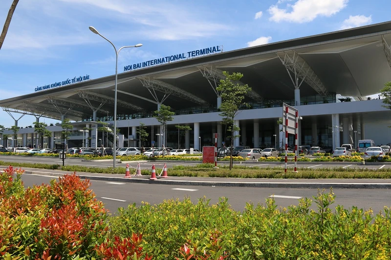 Mặt ngoài nhà ga hành khách quốc tế T2 Nội Bài