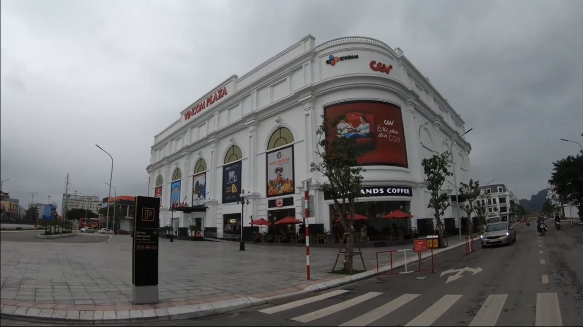Trung tâm thương mại Vincom Cẩm Phả trong ảnh tư liệu