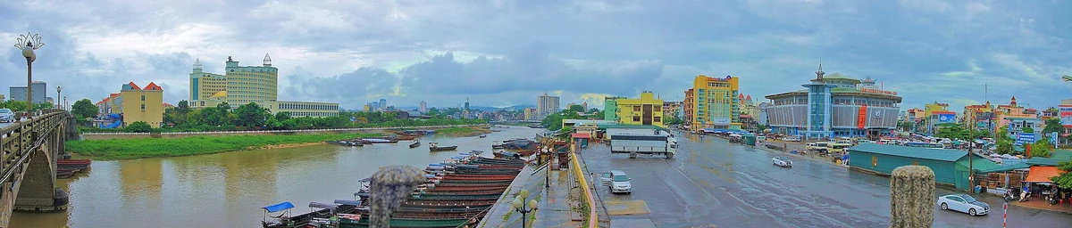 Góc toàn cảnh trung tâm Móng Cái