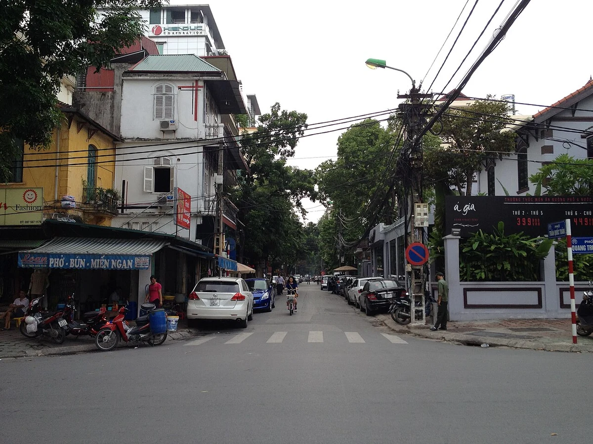 Đường phố Hà Nội, ảnh tư liệu điểm xuất phát, không phải ảnh vận chuyển đồ thật của khách.